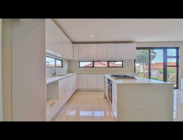 5 BEDROOM HOUSE FOR SALE IN IZINGA